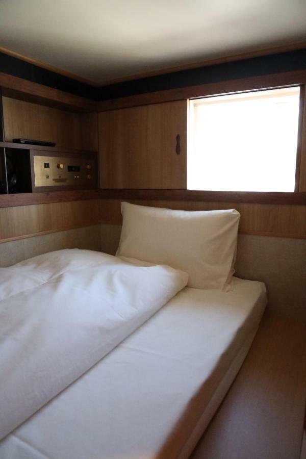 Cabin Inn Kyoto Sanjo Kawaramachi Exteriör bild
